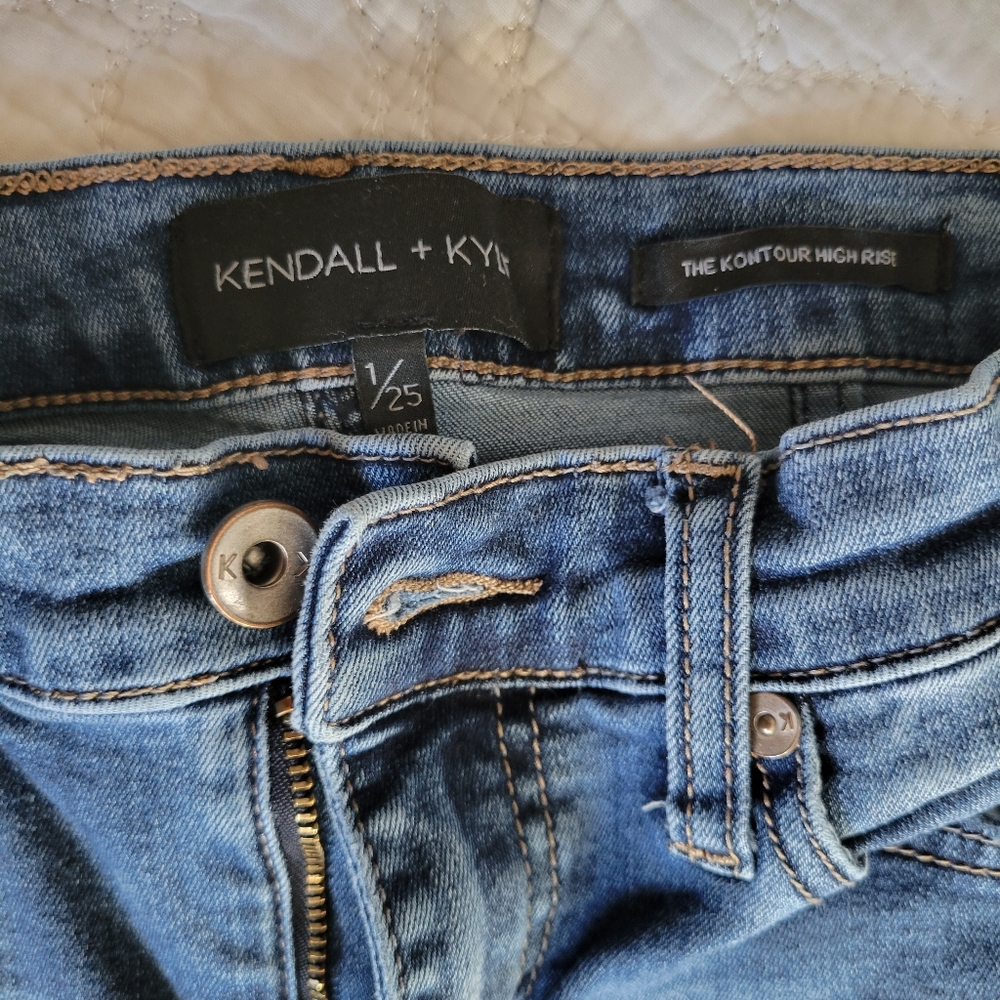 Jeans - Picture 2 of 4
